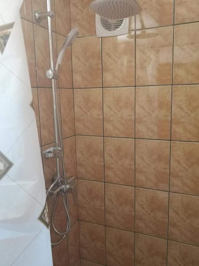 Gara Dinu Bucareste Exterior foto